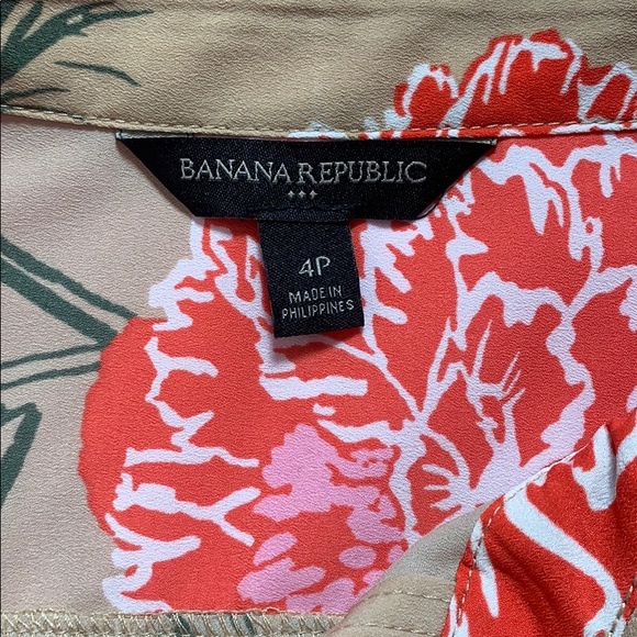 Women’s Cute Tan Flowery Dress - Picture 5 of 7